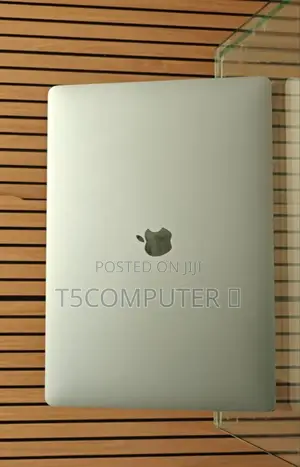 New Laptop Apple MacBook Pro 2019 16GB Intel Core I7 SSD 512GB