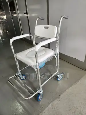Photo - Commode Wheelchair腔說toilet Wheelchair名人commode Wheelchair膩了wheelchair