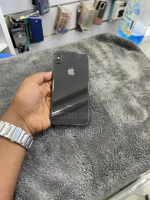 Photo - Apple iPhone XS Max 64 GB Black