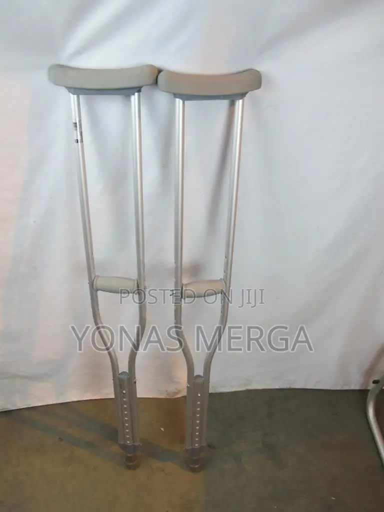 Crutches献፭as New Adult Crutches∆嗎boxed and Padded Arm Rests疹0crunch