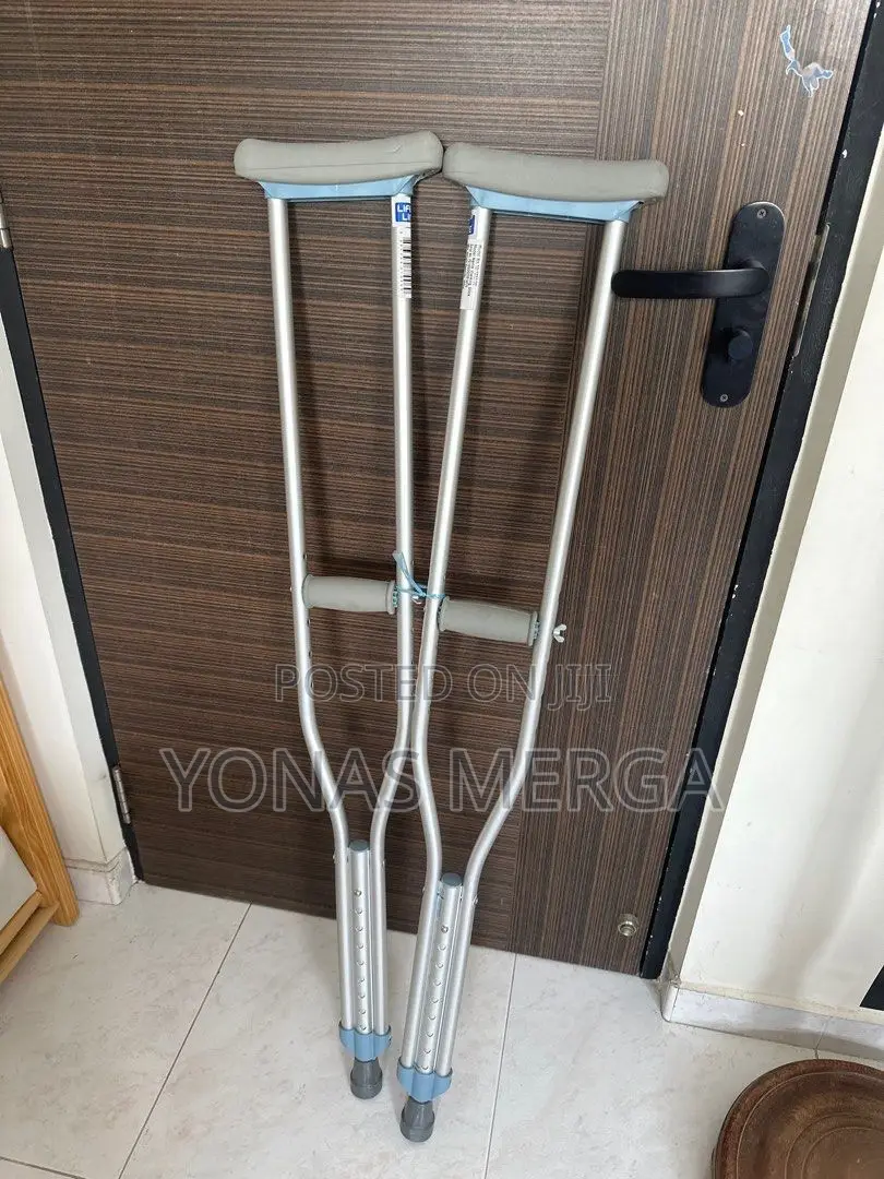 Crutch With Comfortable Underarm Pad Handgrip(Tall 5’10-6’6)x-Large