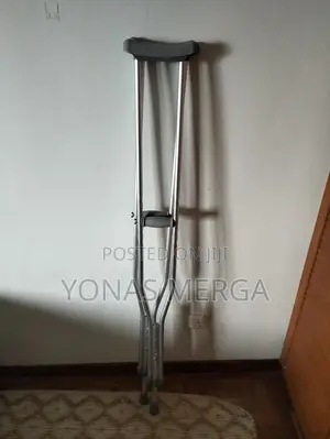 Photo - Axillary Crutches哥፹neck to Help Reduce Strain on the User's #Crutches
