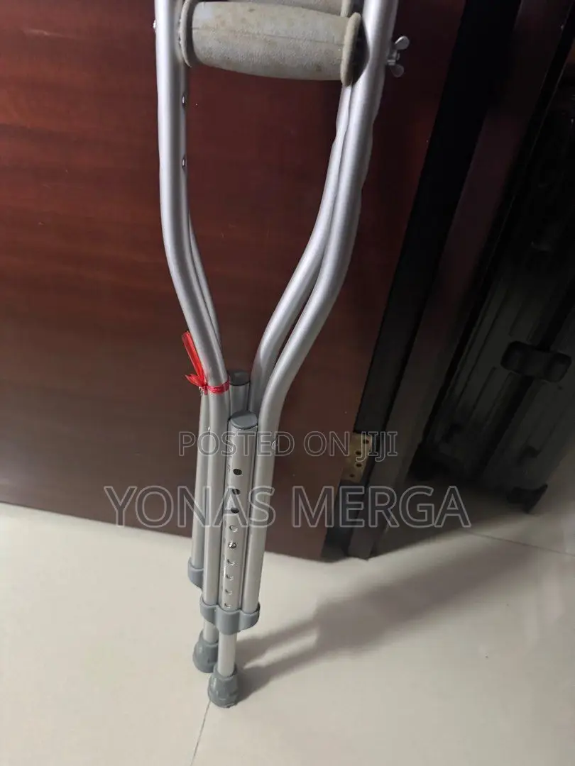 Crutches –凹痕 Includes Padded Underarm Cushions, Hand Grips牢፪crutches