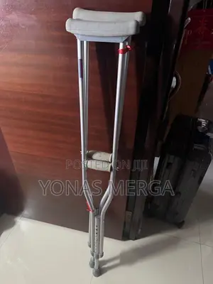 Photo - Crutches –凹痕 Includes Padded Underarm Cushions, Hand Grips牢፪crutches