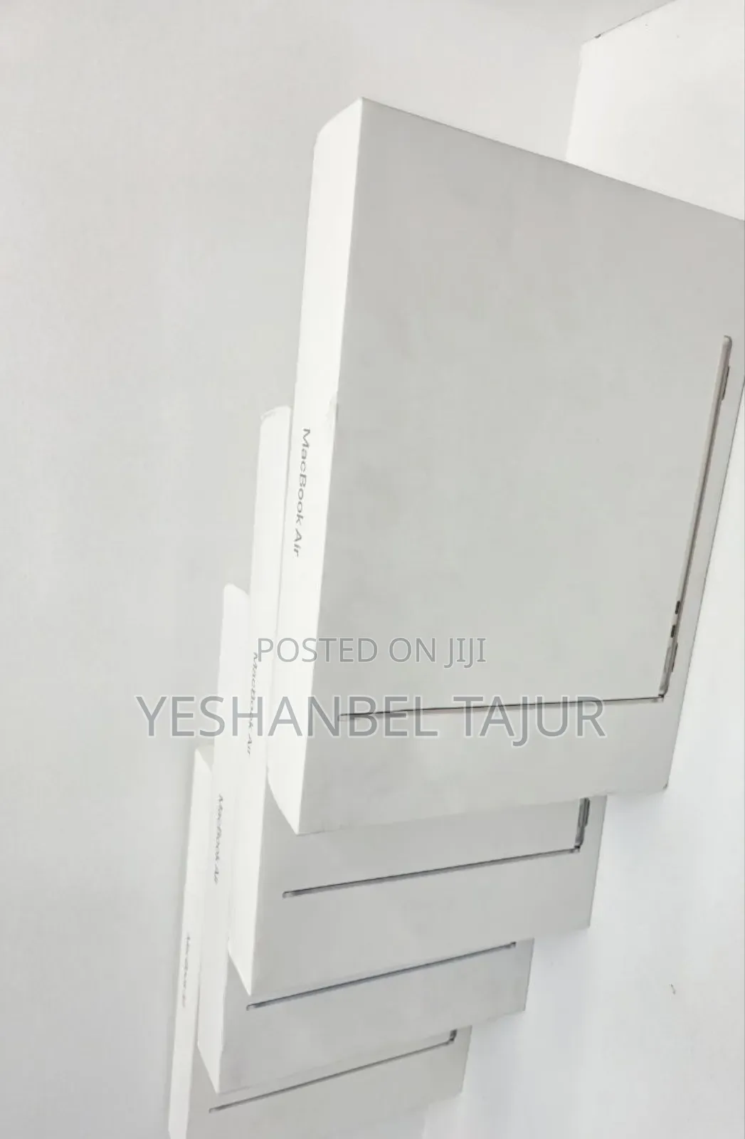 New Laptop Apple MacBook Air 2025 M4 13-Inch 16GB Apple M4 SSD 256GB