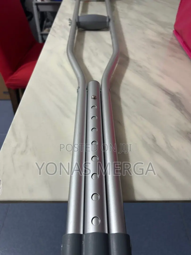 Crutches嚇§Durable, These Crutches Offer Balanced Body Weight Support