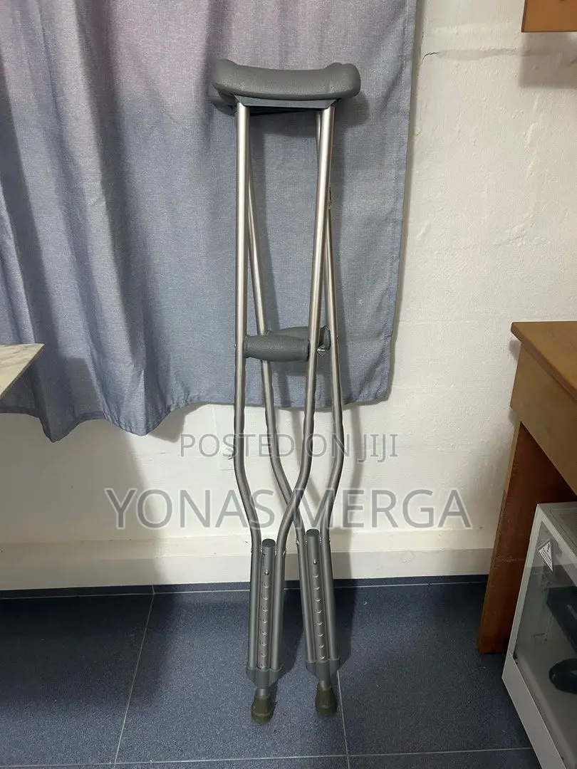 Crutches嚇§Durable, These Crutches Offer Balanced Body Weight Support