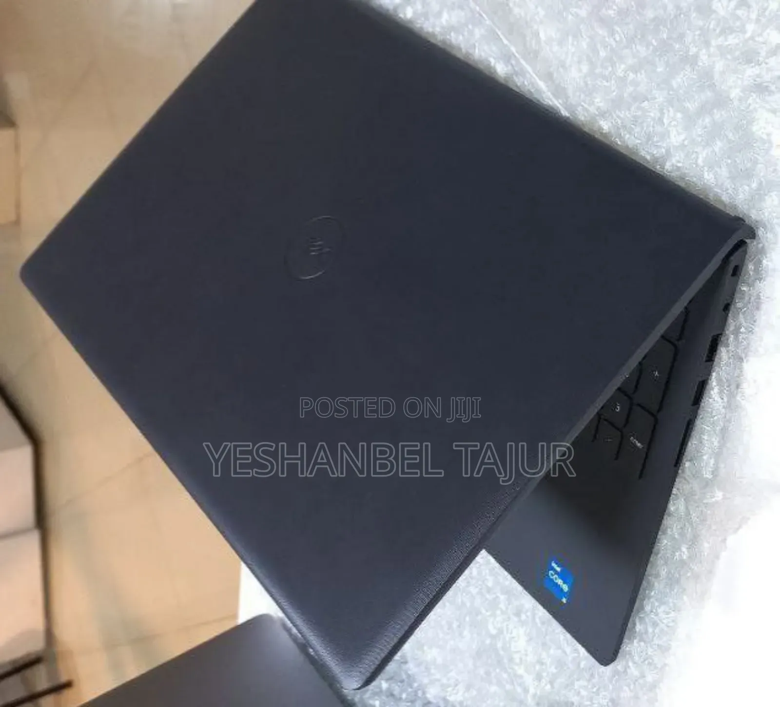 New Laptop Dell Vostro 3520 8GB Intel Core I5 SSD 1T