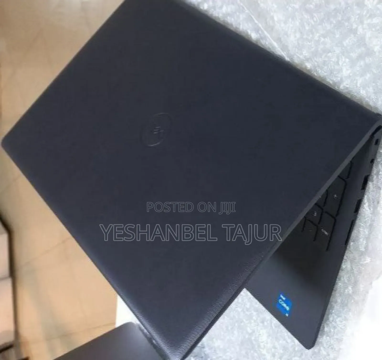 New Laptop Dell Vostro 3520 8GB Intel Core I5 SSD 1T