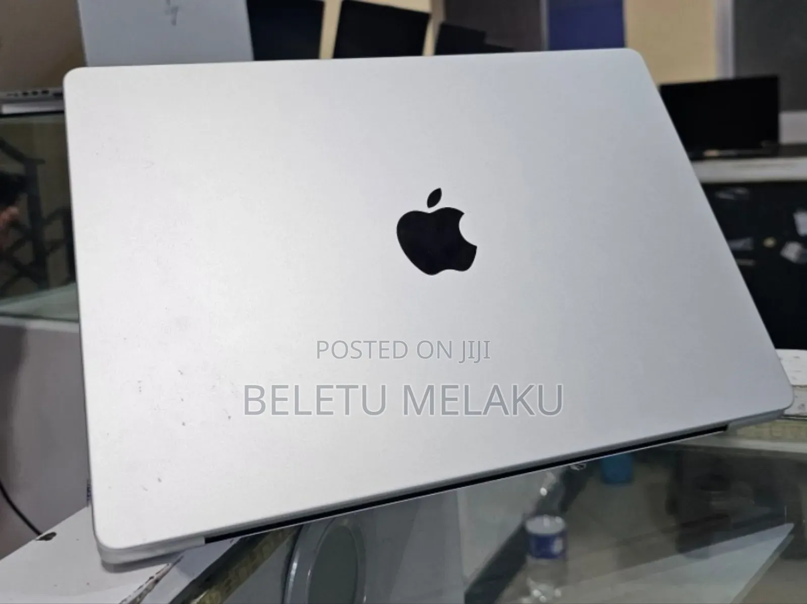 New Laptop Apple MacBook Pro 2023 M3 14-Inch 8GB Apple M3 SSD 512GB