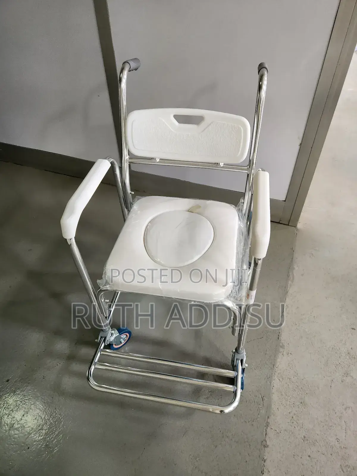 Commode Wheelchair座落toilet Wheelchair凳我commode Wheelchair予我poty New