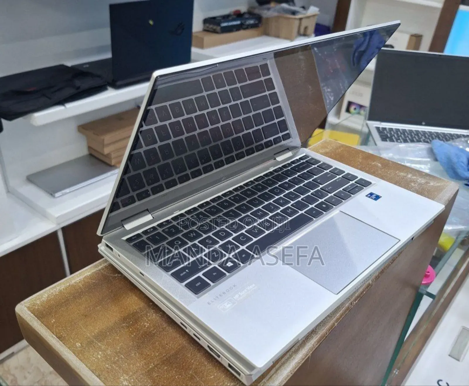 New Laptop HP EliteBook 1040 G8 16GB Intel Core I7 SSD 512GB