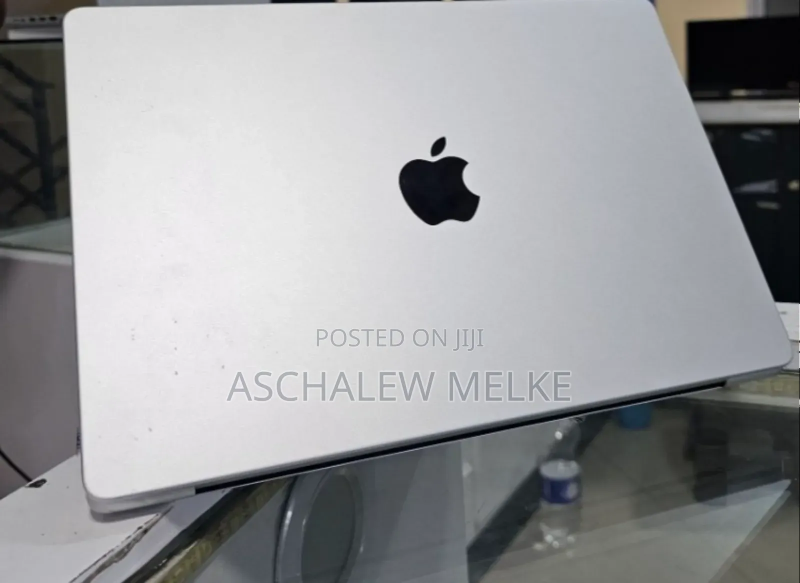 New Laptop Apple MacBook Pro 2023 M3 14-Inch 8GB Apple M3 Pro SSD 512GB