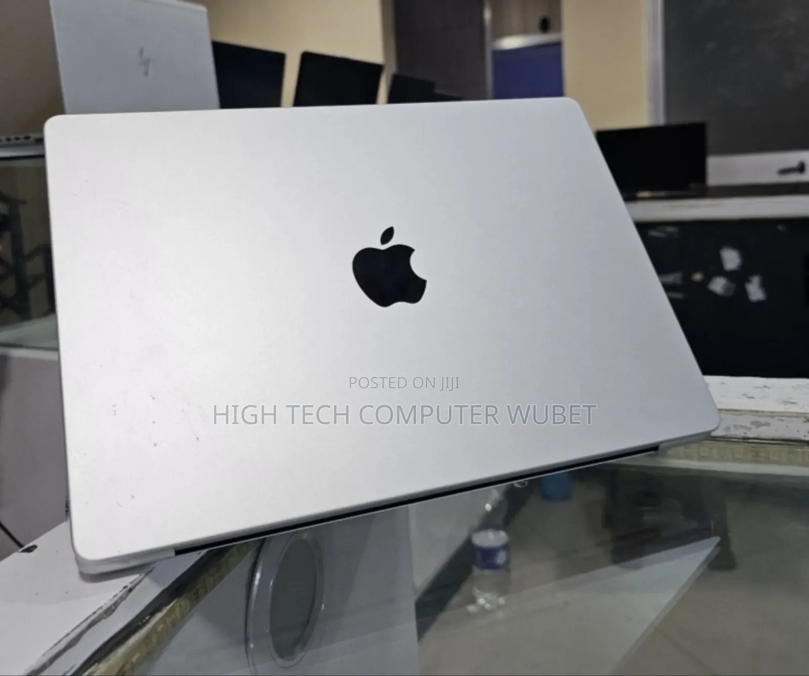 New Laptop Apple MacBook Pro 2023 M3 14-Inch 8GB Apple M3 Pro SSD 512GB