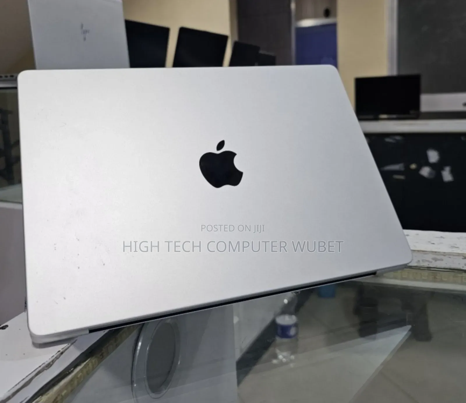 New Laptop Apple MacBook Pro 2023 M3 14-Inch 8GB Apple M3 Pro SSD 512GB