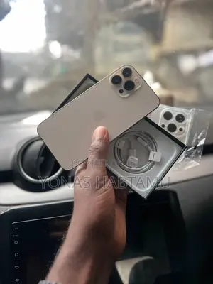 Photo - New Apple iPhone 13 Pro Max 256 GB