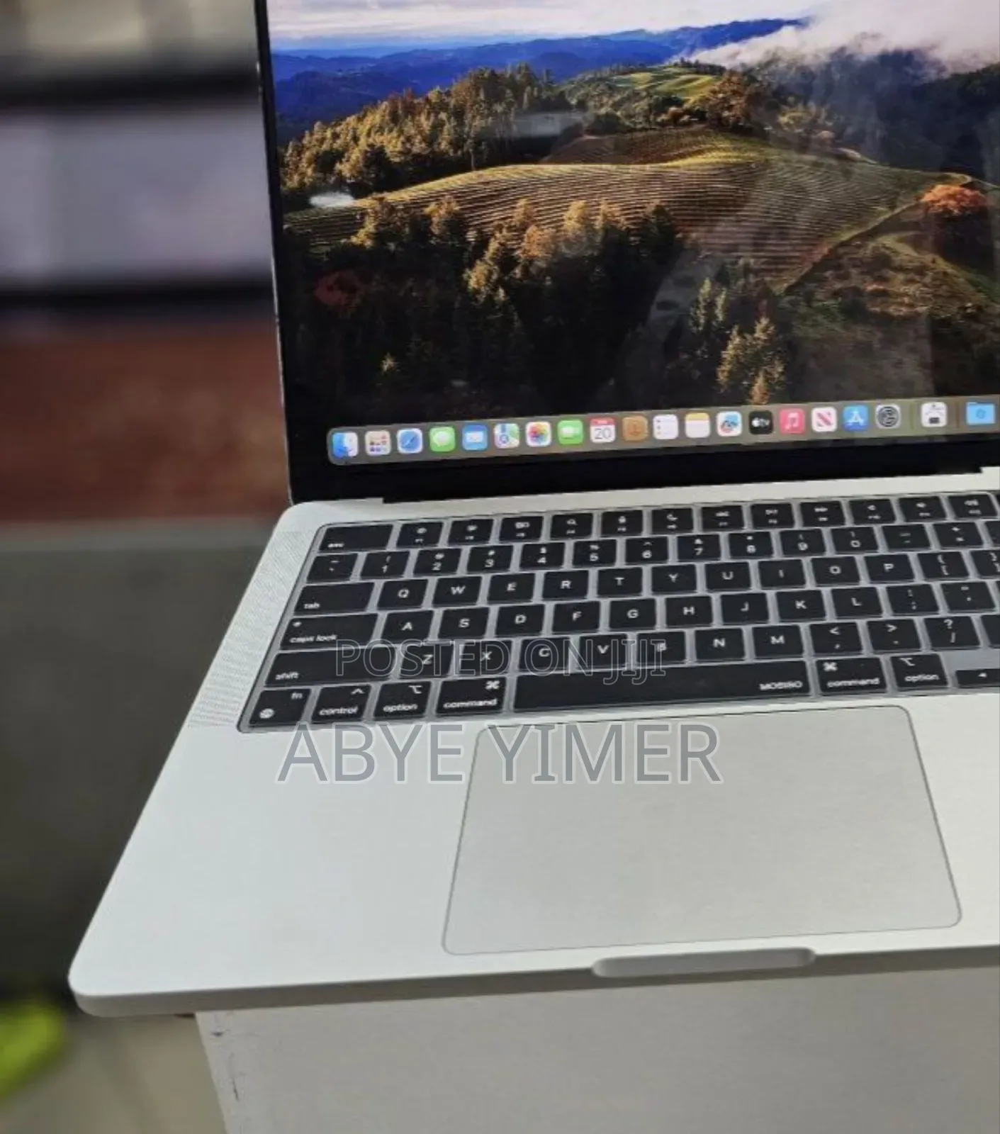 New Laptop Apple MacBook Pro 2023 M3 14-Inch 8GB Intel Core M SSD 512GB