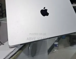 New Laptop Apple MacBook Pro 2023 M3 14-Inch 8GB Intel Core M SSD 512GB