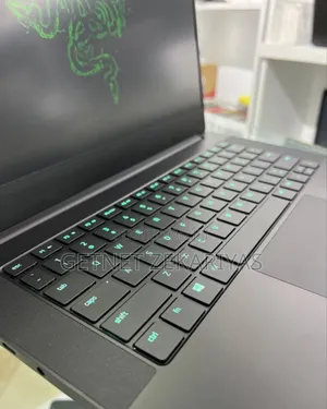 New Laptop Razer Blade 16GB AMD Ryzen 9 SSD 1T