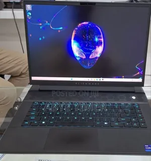 New Laptop Alienware M17x R2 16GB Intel Core I9 SSD 1T
