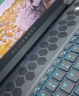 New Laptop Alienware M17x R2 16GB Intel Core I9 SSD 1T
