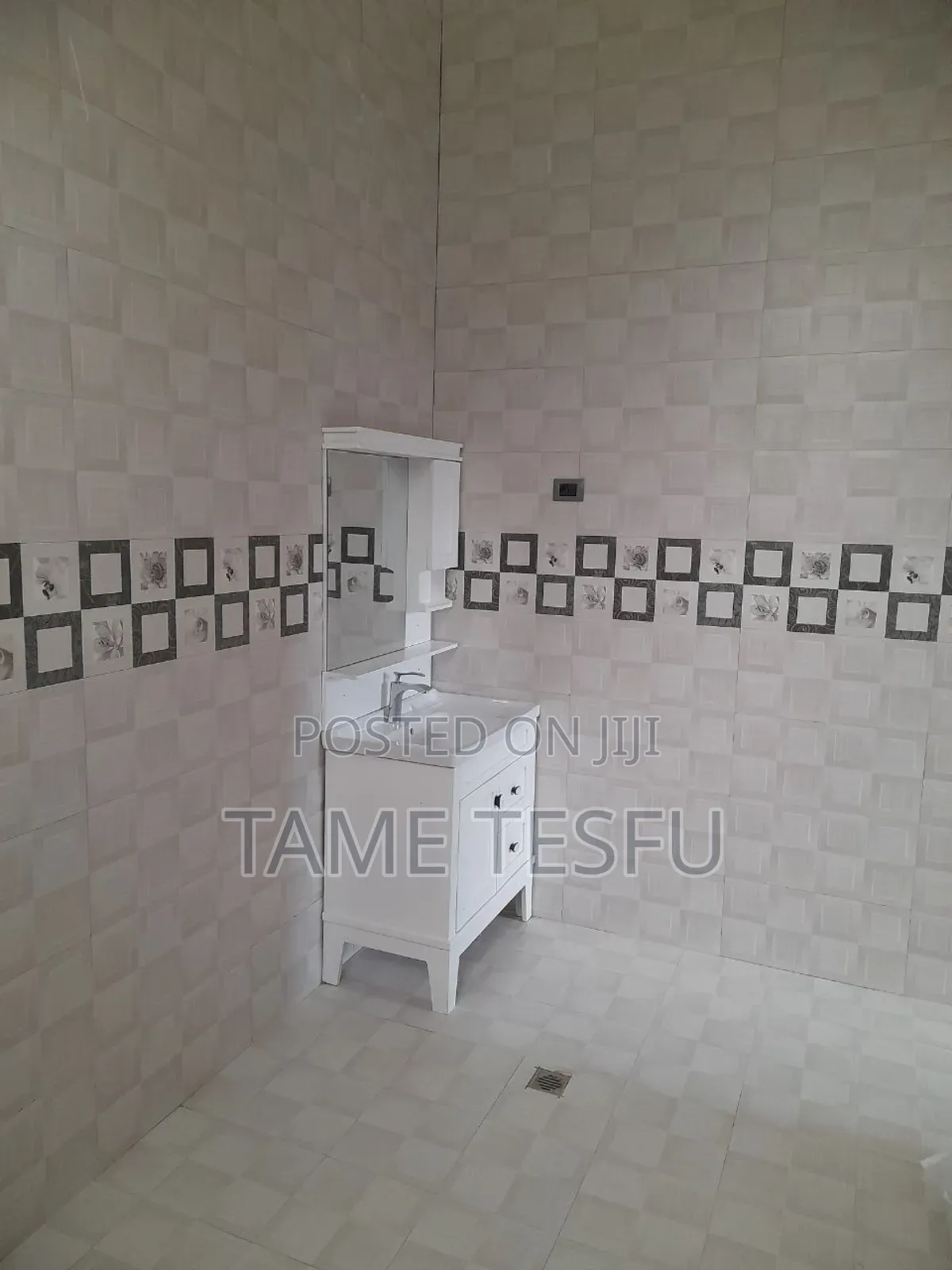 Furnished 3bdrm Villa in ሀያት, Yeka for sale