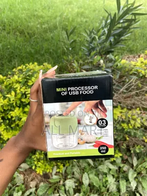 Photo - የነጭ ሽንኩርት ፣ ቅመም እና የልጅ ምግብ መፍጫ