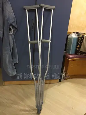 Photo - Crutches輝領crutches盍፬weight Rated To 150kg Per Crutch¿፱latex Grey Pads