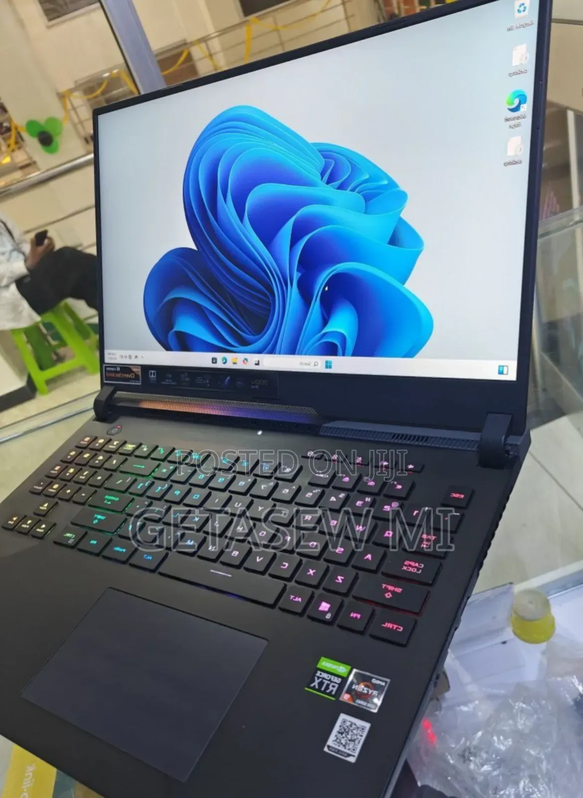 New Laptop Asus ROG Strix G17 32GB AMD Ryzen 9 SSD 1T