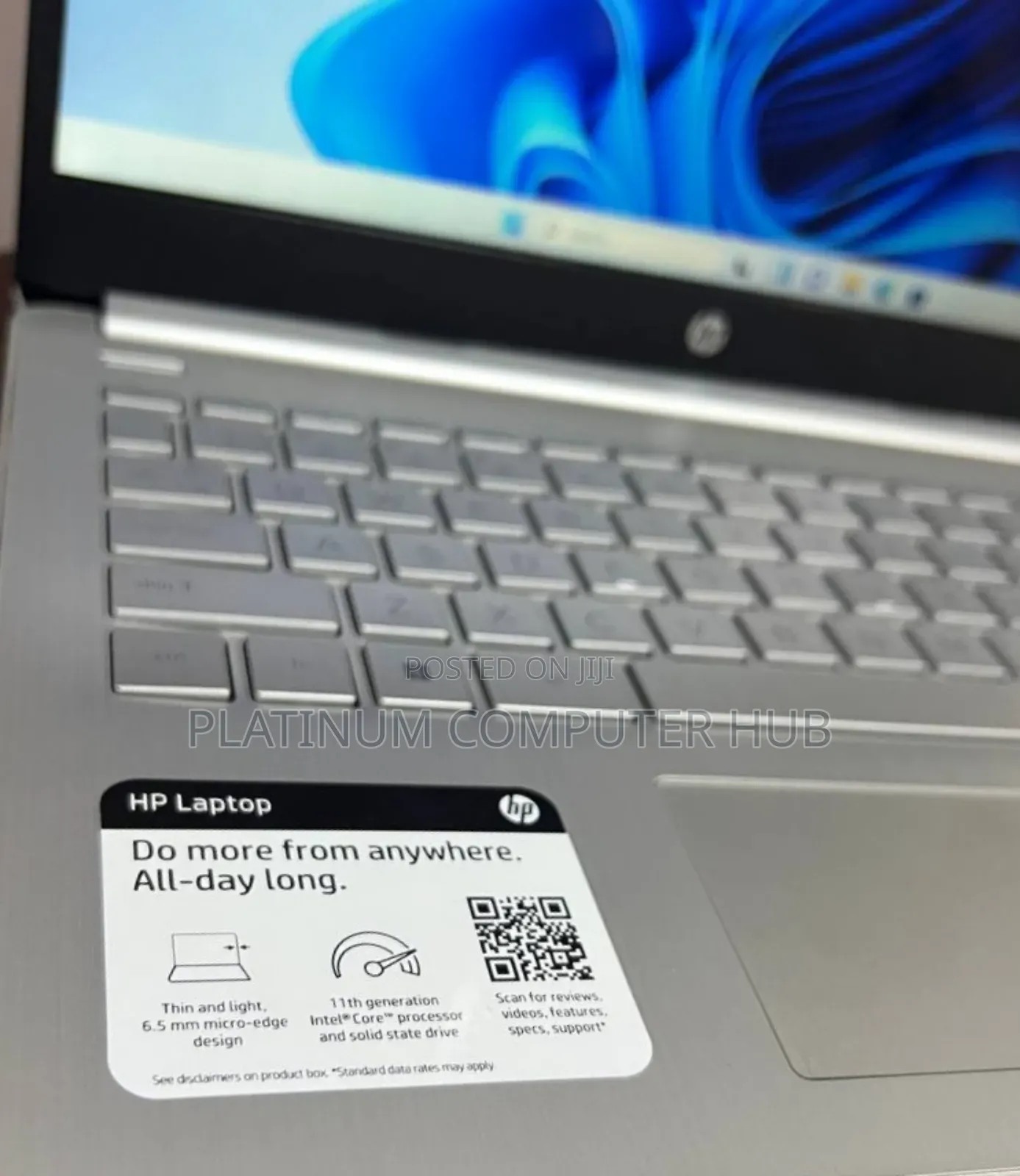 New Laptop HP 14-Ep0063 8GB Intel Core I3 SSD 256GB