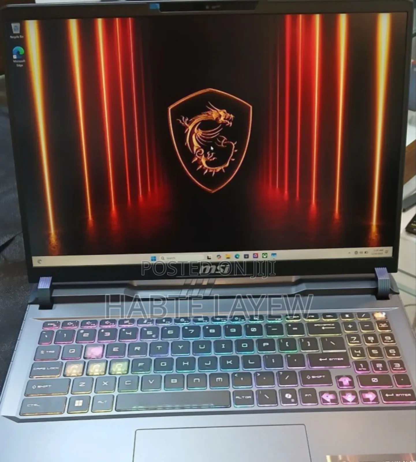 New Laptop MSI Vector 17 HX AI A2XWJG 16GB AMD Ryzen 7 SSD 1T