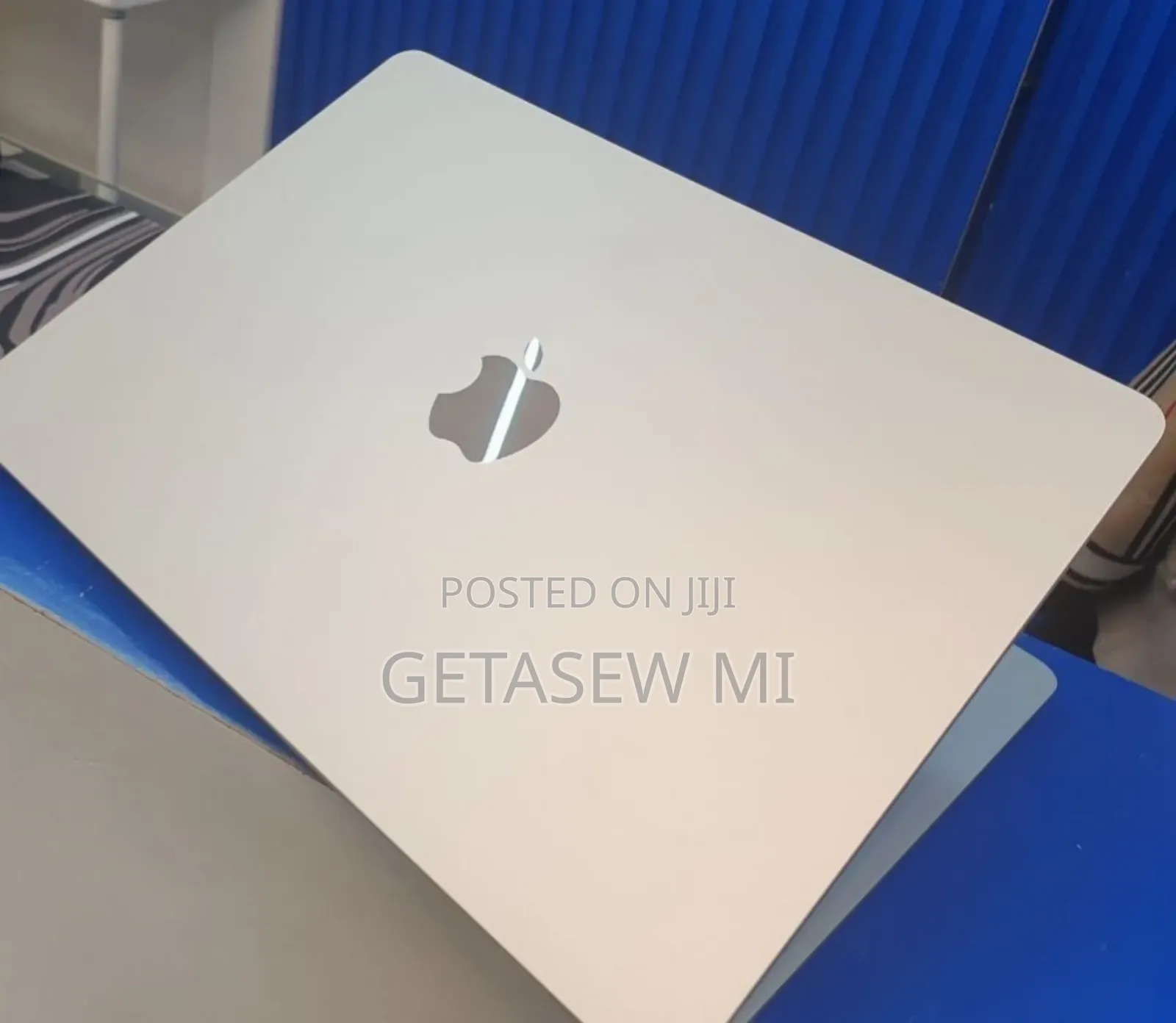 New Laptop Apple MacBook Pro 2024 M4 14-Inch 16GB Apple M4 SSD 256GB