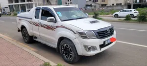 Toyota Hilux 2013 White