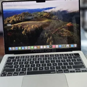 New Laptop Apple MacBook 8GB Apple M3 SSD 512GB