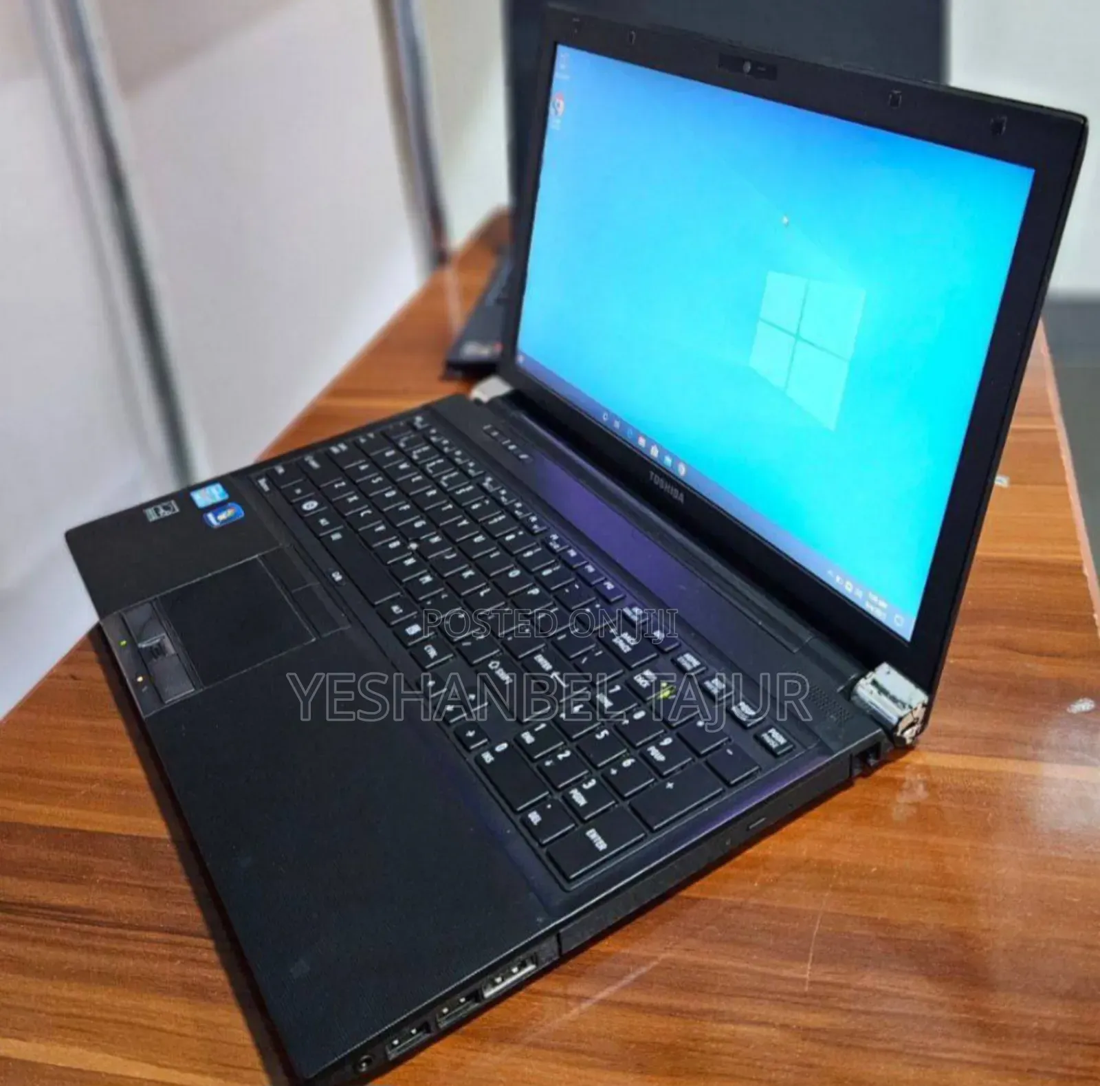 New Laptop Toshiba Tecra R950 4GB Intel Core I5 SSD 320GB