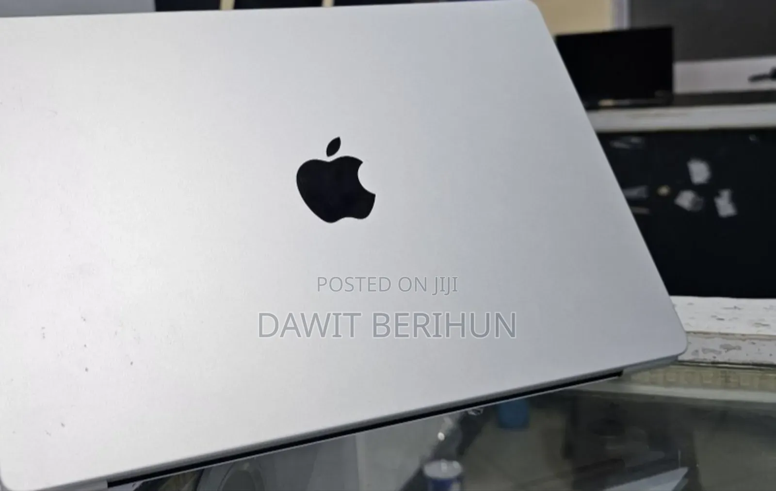 New Laptop Apple MacBook Pro 8GB Apple M3 SSD 512GB