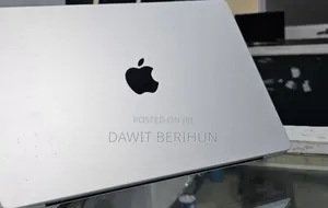 New Laptop Apple MacBook Pro 8GB Apple M3 SSD 512GB