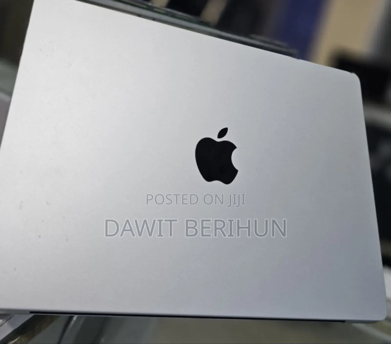 New Laptop Apple MacBook Pro 8GB Apple M3 SSD 512GB