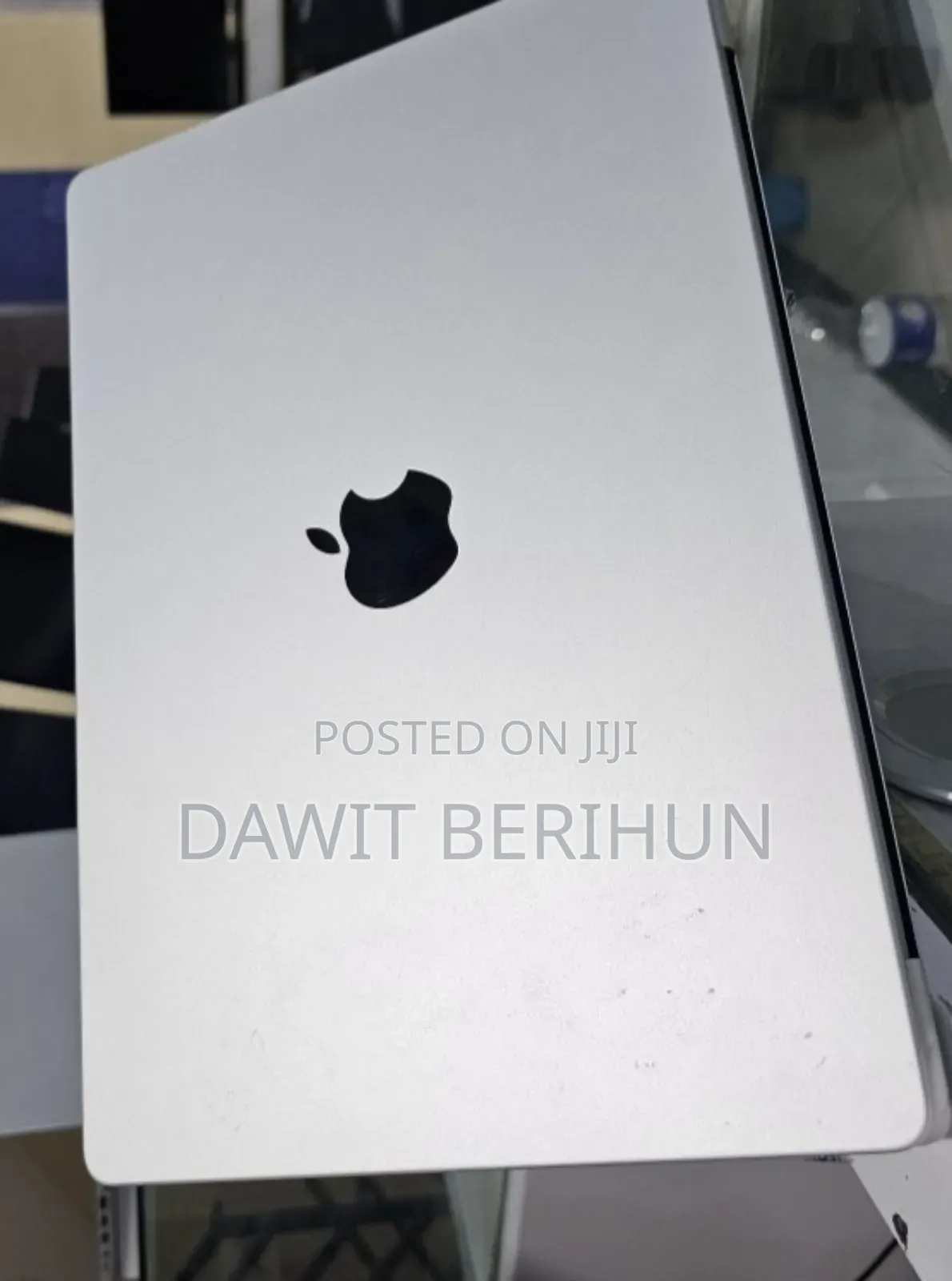 New Laptop Apple MacBook Pro 8GB Apple M3 SSD 512GB