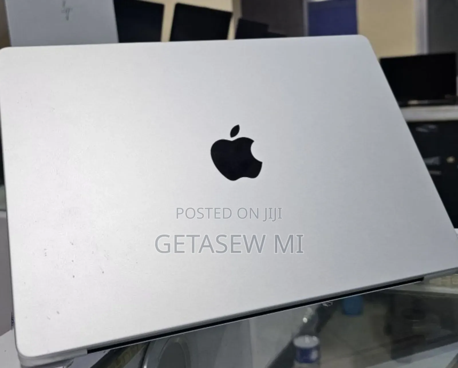 New Laptop Apple MacBook Air 2024 M3 15-Inch 16GB Apple M3 SSD 512GB