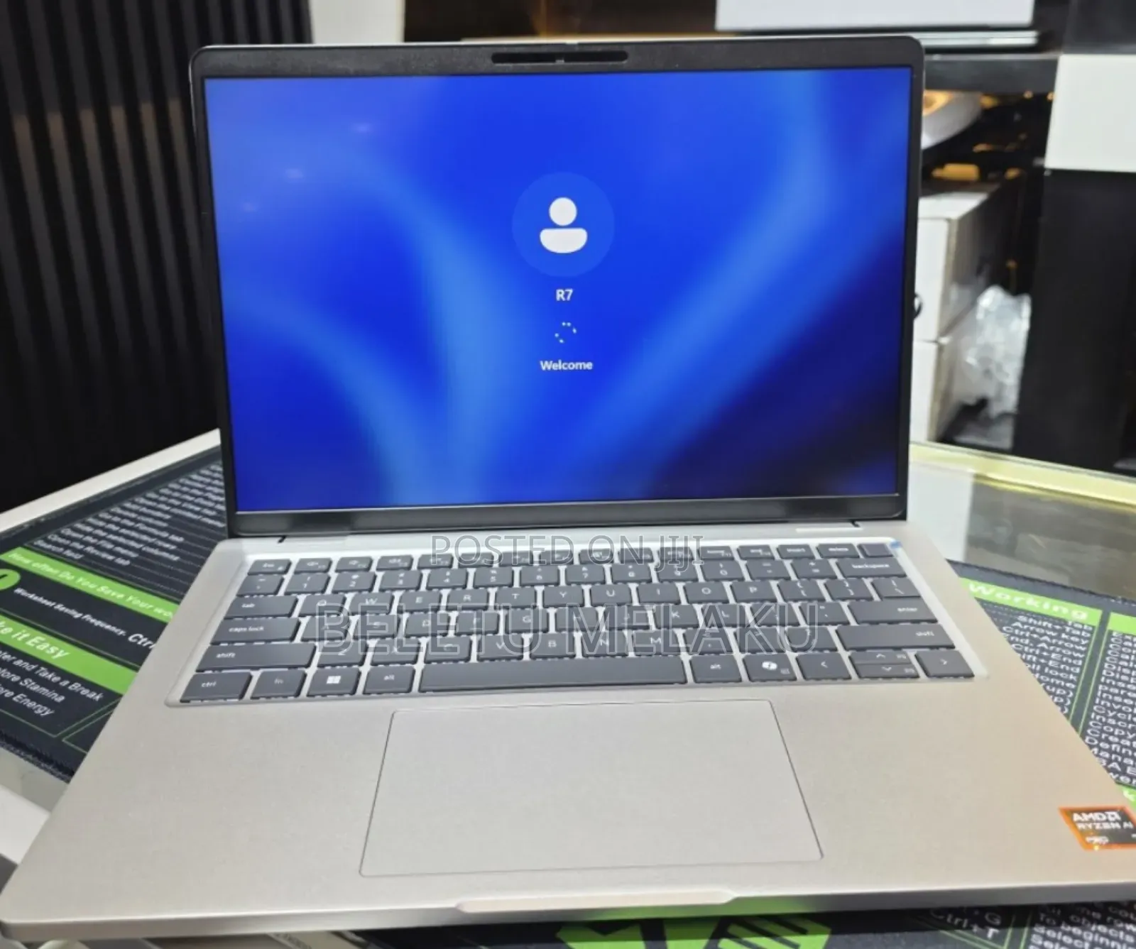 New Laptop Dell Pro 14 32GB AMD Ryzen 7 SSD 512GB