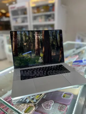 New Laptop Apple MacBook Pro M1 16GB Apple M1 Pro SSD 1T