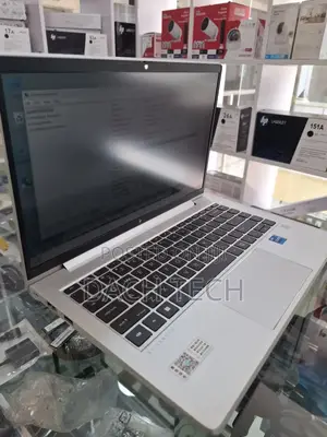 New Laptop HP EliteBook 640 G9 16GB Intel Core I7 SSD 1T