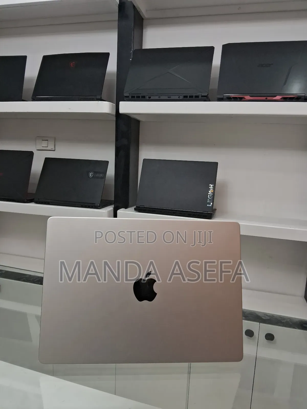 New Laptop Apple MacBook Pro M1 8GB Apple M1 Pro SSD 512GB