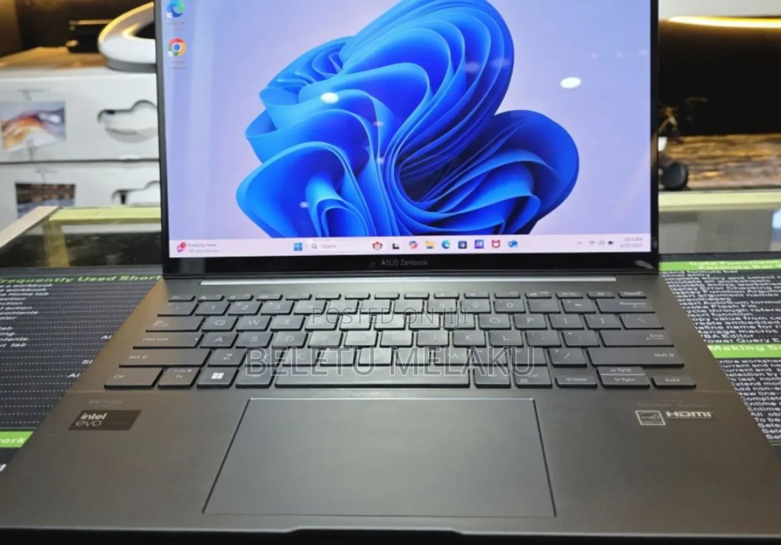 New Laptop Asus ZenBook 13 UX331UN 8GB Intel Core Ultra 5 SSD 512GB