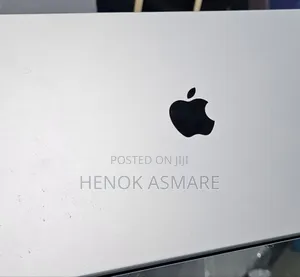 Photo - New Laptop Apple MacBook 8GB Apple M3 SSD 512GB