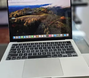 New Laptop Apple MacBook 8GB Apple M3 SSD 512GB