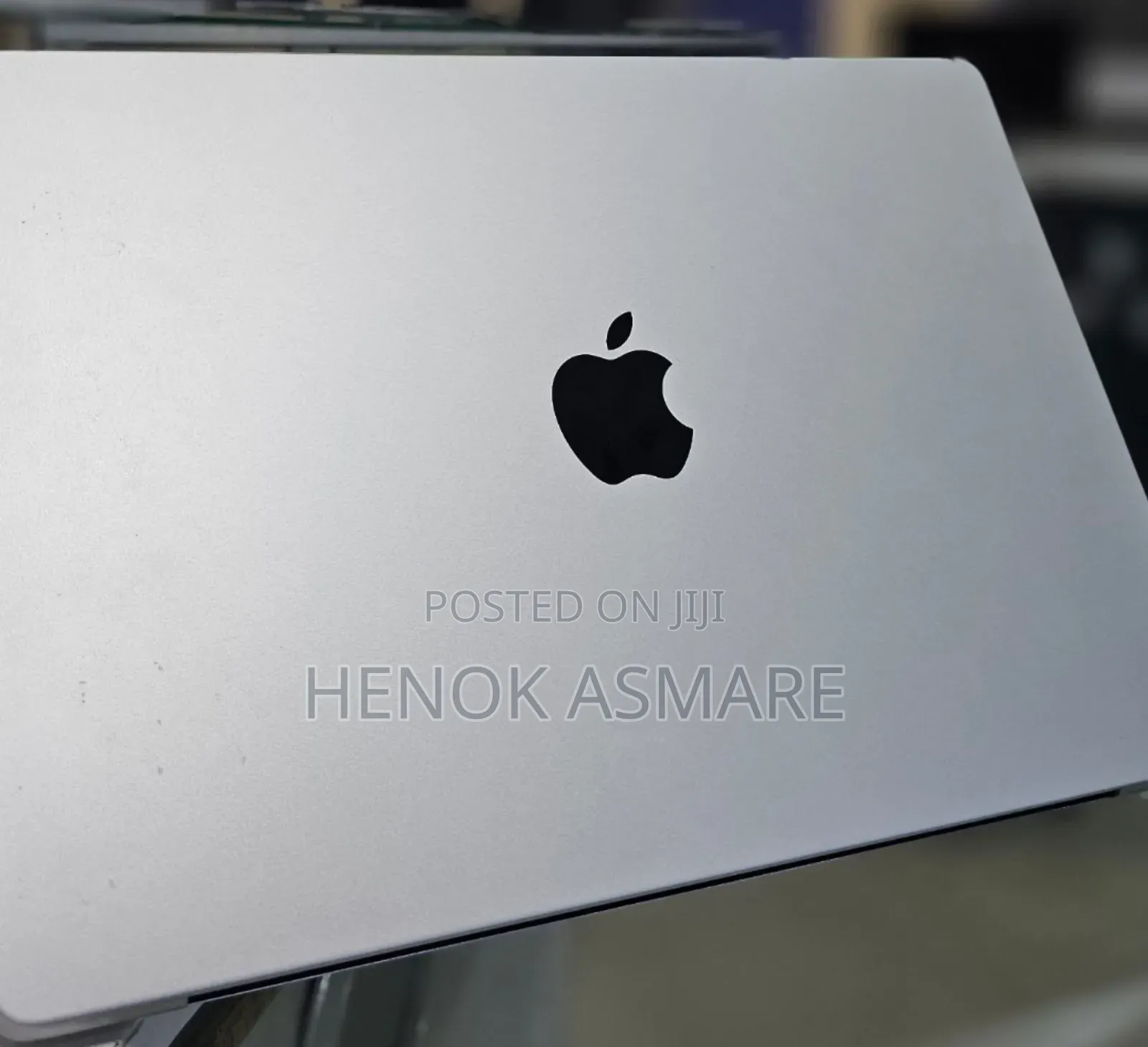 New Laptop Apple MacBook 8GB Apple M3 SSD 512GB