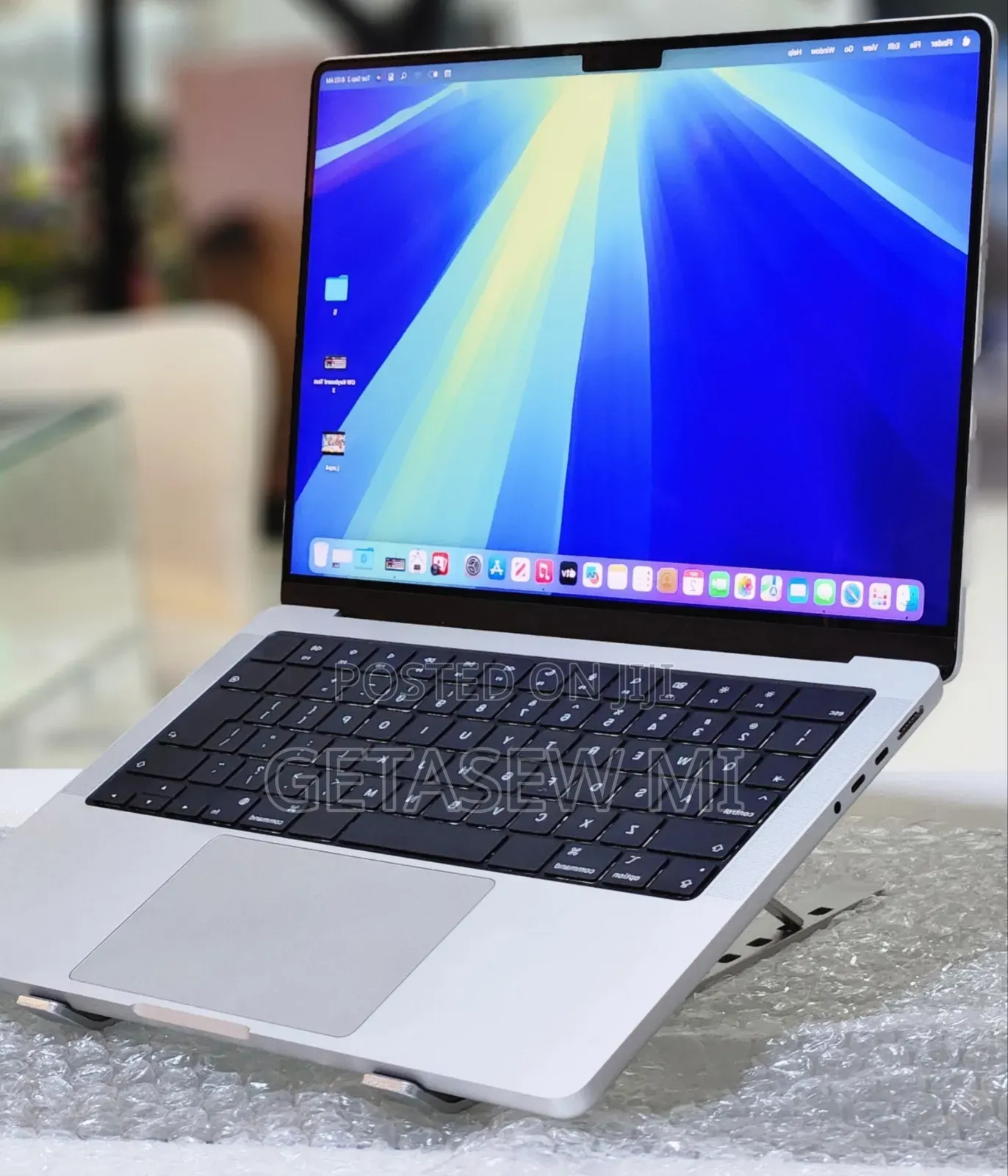New Laptop Apple MacBook Pro M1 16GB Apple M1 Pro SSD 512GB