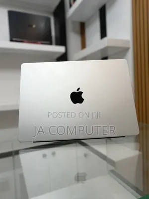 New Laptop Apple MacBook Pro 2023 M3 14-Inch 8GB Apple M3 Pro SSD 512GB